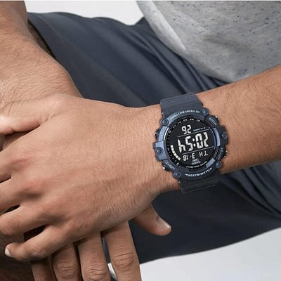Casio Jeugdserie Rond Digitaal Display Mode Casual Trend Klassiek Retro LCD Display 10 Jaar Batterij Kwarts Uurwerk Hars Band AE-1500WH-8B Random Watch Box,Black Dial