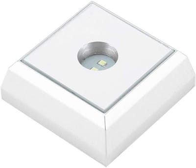 Led-displaybasis voor kunstartikelen van kristal en acryl met zilveren spiegelbasis en kleurrijke verlichting voor decoratie