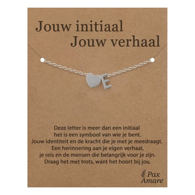 Letter E Armband op Cadeau Kaartje - Jouw initiaal, jouw verhaal - 15,5cm + 5,5cm verstelbaar Zilverkleurig Stainless Steel - Initiaal & Hartje Hanger - Pax Amare