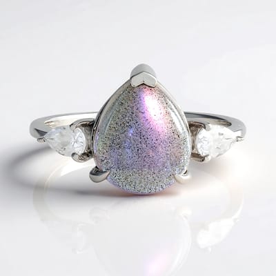 Cavill - Zilveren ring - 925 Sterling zilver geplatineerd - Roze Minary labradoriet 3,5 ct & Zirkonen cabochon - Luxe damesring Madagaskar