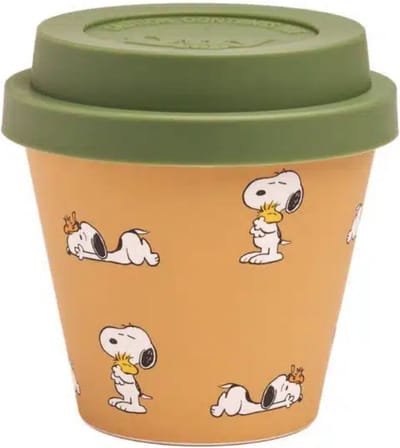 Quy Cup - 90ml Ecologische Reis Beker - Espressobeker "Peanuts Snoopy 14 Woodstock” met Donker Groen Siliconen deksel 7x7x7cm