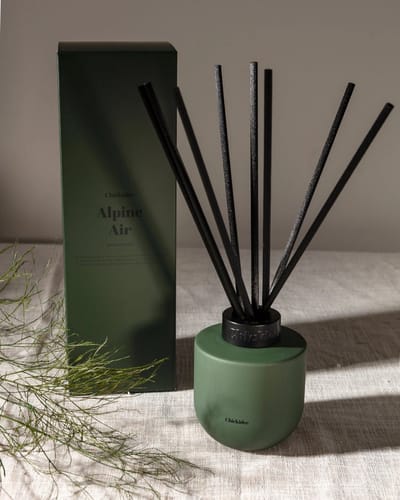 Chickidee - Alpine Air Core Geurstokjes (200ml) - Frisse groene tonen, Botanische geur