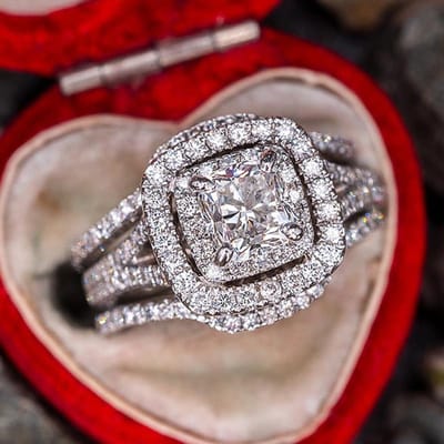 Huitan Dames 3-delige Matchende Ringen Sprankelende Kristal Kubieke Zirconia Luxe Trendy Bruiloft Verloving Accessoires Sieraden Set 10 white