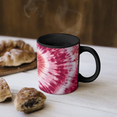 Magische Mok - Foto op Warmte Mokken - Koffiemok - Hartvorm - Roze - Tie dye - Magic Mok - Beker - 350 ML - Theemok