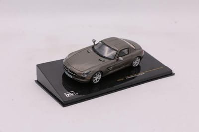 Mercedes-Benz SLS AMG 2010 - 1:43 - IXO Models