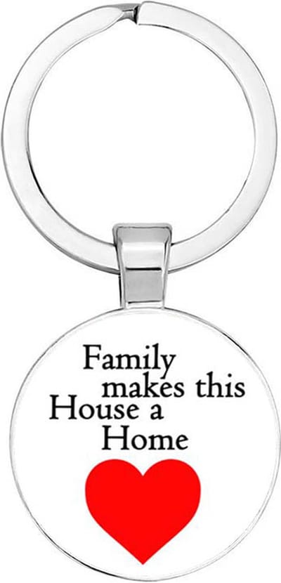 Akyol - Family makes this house a home Sleutelhanger - familie - liefde geven aan je familie - familielid - cadeautje voor familieleden - familie - cadeau - kado - geschenk - gift - verrassing - 2,5 x 2,5 CM