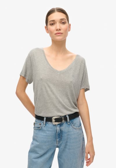 Superdry - Studios Slub T-shirt met V-hals en borduursel - Dames - T-shirts