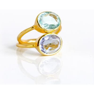 Bague de fiançailles en or jaune avec petite pierre de naissance ovale transparente 6 beige