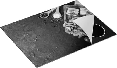 Chefcare Inductie Beschermer Groentes op een Snijplank - Zwart Wit - 70x50 cm - Afdekplaat Inductie - Kookplaat Beschermer - Inductie Mat