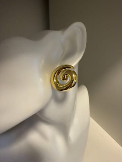 Goudkleurige oorknopjes cirkels || Make up | Parfum | Moederdag | Verjaardagscadeau| Cadeautje| Valentijnsdag| Kado | sieraden | vaderdag | oorbellen | oorsieraden