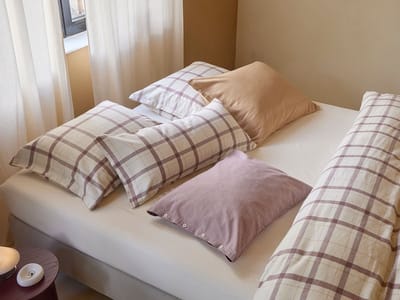 Yumeko kussensloop flanel mauve check 65x65 - Biologisch & ecologisch - 1 stuk