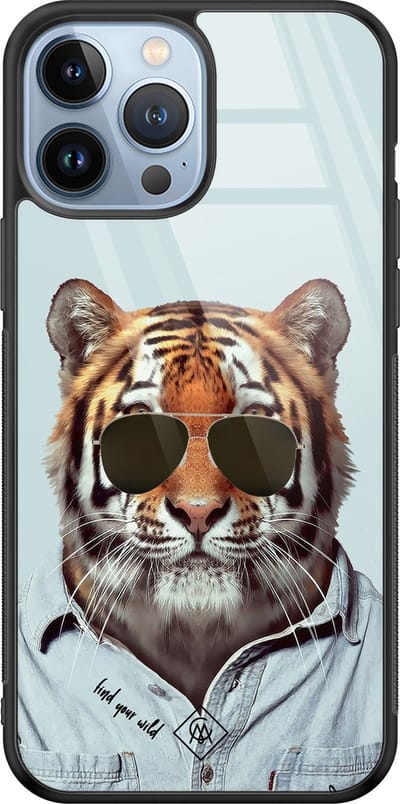 Casimoda® hoesje - Geschikt voor iPhone 13 Pro Max - Tijger Wild - Luxe Hard Case Zwart - Backcover telefoonhoesje - Blauw