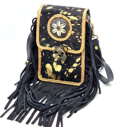 Leren Telefoontasje met Rond Schelpenornament Ibiza style zwart - buiten afmetingen - (bxhxd) ca. 12,5 cm x 19,5cm x 5,5 cm
