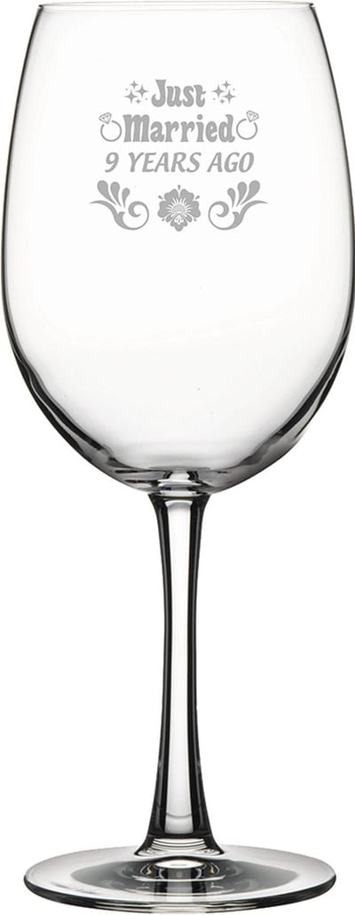 Gegraveerde rode wijnglas 58cl Just Married 9 years ago