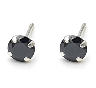 Zilveren oorknopjes met een 5mm zwart rond zirkonia steentje
