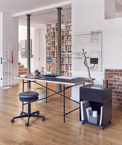 Richard Lampert Tafel Eiermann 1 - Linoleum nero 4023/eiken rand - 110 x 78 cm - chrome - middelste stut - 160 x 90 cm