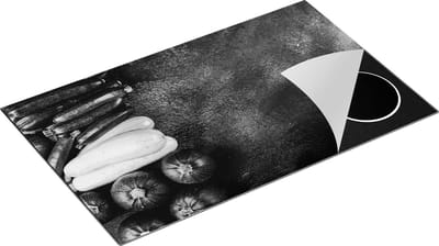 Chefcare Inductie Beschermer Courgettes op Zwarte Marmer - Groente - Zwart Wit - 85x52 cm - Afdekplaat Inductie - Kookplaat Beschermer - Inductie Mat