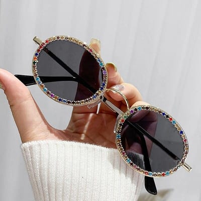 Lunettes de soleil strassées à large monture pour femmes Protection UV Lunettes en cristal Clous de diamant Accessoires de sport d'extérieur