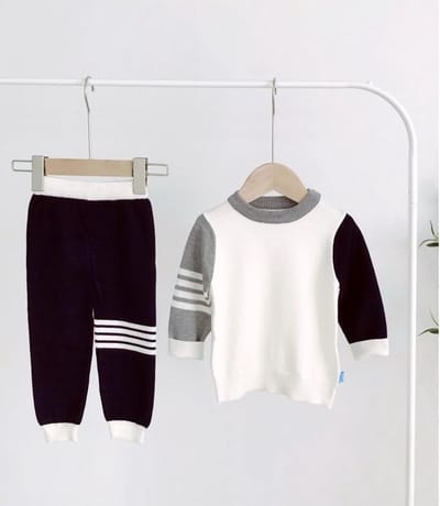 Supercute - trui en broek met strepen - maat 92