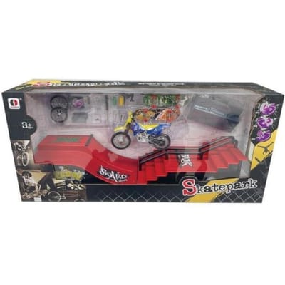 Skatepark ramps met vingerboards en crossmotor Fingerboards