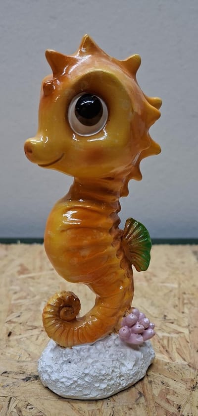 Sierlijk Zeepaardje Beeldje – Oceaan Decoratie – 17 cm – Oranje/Geel