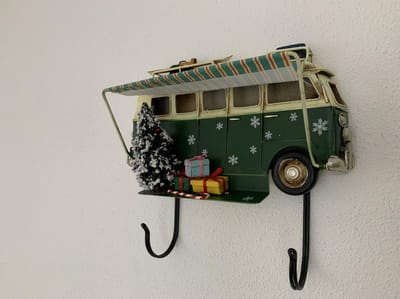 Retro Bus met luifel kerst metalen wandbord met 2 haken Groen