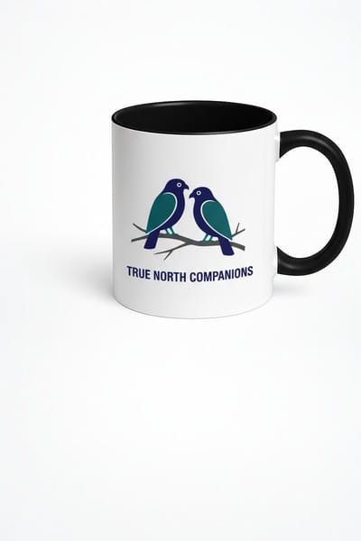 Design Mok 'True North Companions' met Vogels op Tak – Keramiek Wit/Zwart