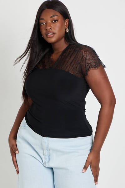 boohoo Dames Plus Top Met Kanten Inzet En V-hals | Zwart | Maat: 54