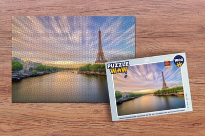 Puzzel Mooi gekleurde wolken en de Eiffeltoren die in de verte staat - Legpuzzel - Puzzel 1000 stukjes volwassenen