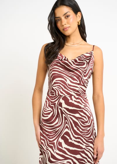 Bordeauxrode midi-jurk met zebraprint en col