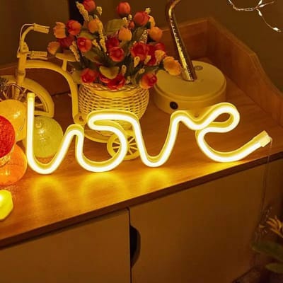 ZoeZo Neon Wandlamp Love - Neon verlichting - Sfeerverlichting - LED lamp - Neonlicht - Neon Sign - USB - Wit