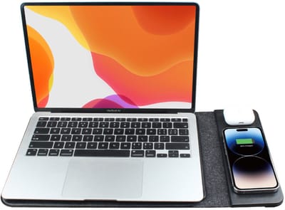 Casemania Laptophoes met draadloos opladen - Zwart - 4-in-1 Laptoptas 15/16 inch - Spatwaterdicht Laptop Sleeve - Laptop Cover 15/16 inch met 15W wireless charging