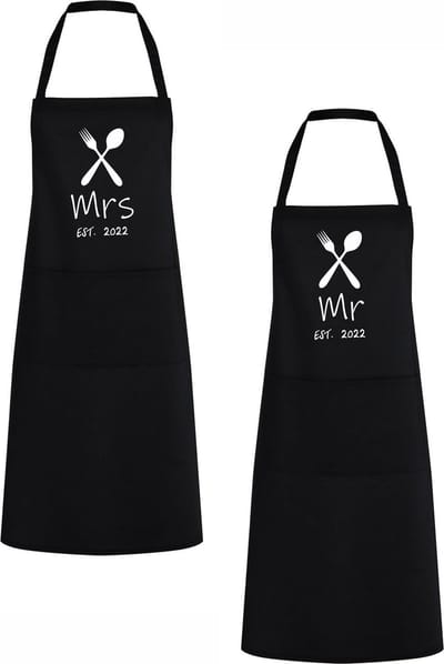 Go Mama™ – Keukenschort “Mrs. Mr. est. 2022” – Koppel kookschort – One Size – Verstelbaar – Zwart – Origineel huwelijkscadeau of samenwonen cadeau