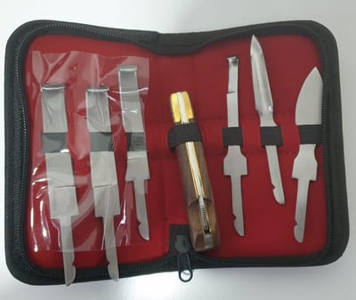 Belux Surgical – Professionele Hoefmessen Set (7-delig) – Hoefverzorging – RVS – Voor Dierenartsen & Hoefsmeden