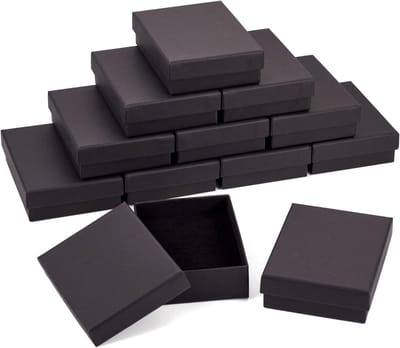 24 Stuks Zwarte Kraft Sieraden Dozen met Deksel 9x7cm - Kartonnen Cadeau Dozen met Spons voor Opslag en Presentatie van Armbanden en Hangers