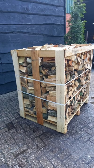 Haardhout mix, Eik, Beuk | 2 halve pallets 1,0 kuub strak gestapeld