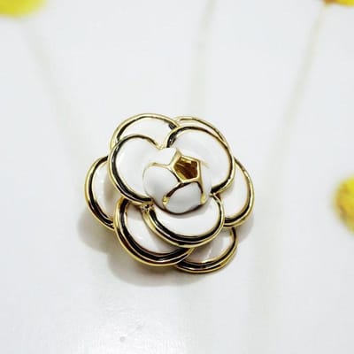 Witte Zwarte Camellia Bloemen Broche Voor Vrouwen Sieraden Elegante Cadeau Camellia Broches Piercing beige