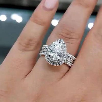 Huitan Luxe Ensemble 3 Pièces Bagues pour Fête de Fiançailles Femme Zirconia Brillant en Forme de Goutte Accessoires de Doigt Magnifique Alliance 6 brown