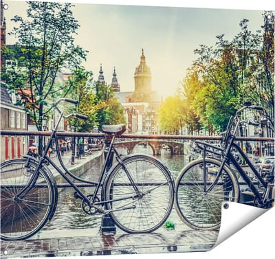 Gards Tuinposter Amsterdamse Brug bij een Gracht met Zonsondergang - 100x80 cm - Tuindoek - Tuindecoratie - Wanddecoratie buiten - Tuinschilderij