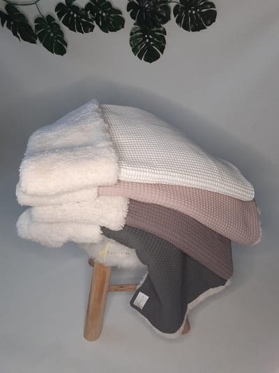 Wiegdeken Waffel/Teddy | oudgroen |Comfykids | Comfortabel | Zacht | Warm | Uniek