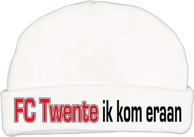 Babymutsje met de tekst: FC Twente ik kom eraan !
