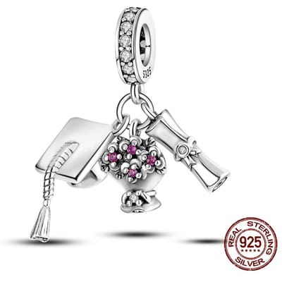 Convient pour breloque en cuivre véritable Fleurs Chapeau de diplômé Certificat de diplôme Breloque Belle Bijoux à faire soi-même Cadeau de remise de diplôme white