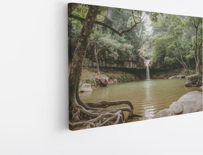 Saammp Canvas Schilderij - Kleine waterval in de jungle - Landschap - Natuur - 45x30 - Foto op canvas - Wanddecoratie - Muurdecoratie Woonkamer - Slaapkamer decoratie - Canvas Print