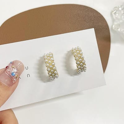 Parel C-vormige Kleine Oorbellen voor Vrouwen Imitatie Parelkralen Dunne Stiftoorbellen Koreaanse Mode Leuke Meisjes Oor Accessoires beige