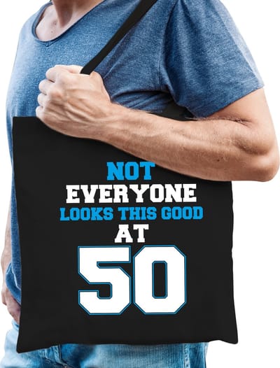 Not everyone looks this good at 50 cadeau tasje zwart voor heren - 50 jaar verjaardag kado tasje / Abraham