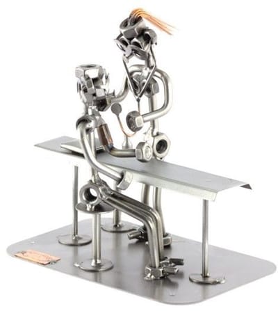 Metalen beeld - Doktersassistent - Verpleegster met patiënt - 12x17x7 cm - by Rawa