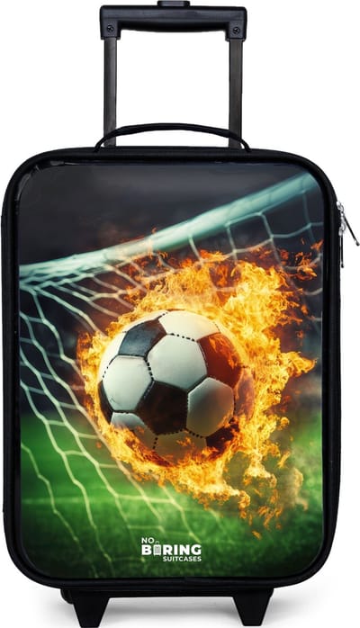 NoBoringSuitcases.com® - Kinderkoffer jongen - Kindertrolley meisje - Vuurvoetbal in doelnet vastgelegd - Koffer kind lichtgewicht - Reiskoffer trolley voor kinderen - Koffertje met lichtgevende wieltjes - Rolkoffer zwart