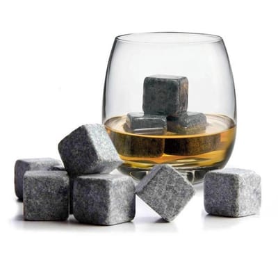 Whiskey Stones - Whisky Stenen - IJsblokken Van Natuursteen - 9 Stuks - Cadeau Tip Man/ Vriend - Vaderdag Cadeau + GRATIS Geschenk Zakje - [Wiskeystenen - Wiskeystones]