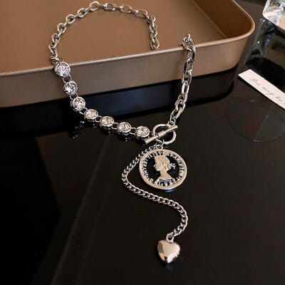 Collier avec pendentif rond en forme de portrait plaqué argent, tendance, pour femme et fille, bijou de tempérament, cadeau de fête black