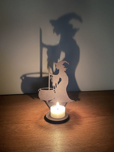 Schaduwfiguur Halloween Heks - Halloween Theelichthouder - Halloween decoratie - Halloween verlichting - Halloween pompoen - Pompoen decoratie - Halloween lantaarn - Halloween - Halloween versiering - Halloween accesoires